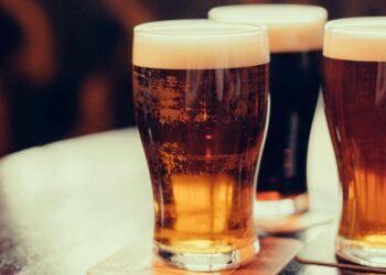 “Nuk cënohet thelbi i lirisë së veprimtarisë ekonomike”/ Kushtetuesja rrëzon padinë për shfuqizimin e akcizës së birrës, lënë fuqi ligjin aktual