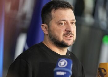 Zelensky kërkon ndihmë: Është e pamundur të ndihmosh Ukrainën me njërën dorë dhe të shtrëngosh dorën e Putinit me tjetrën