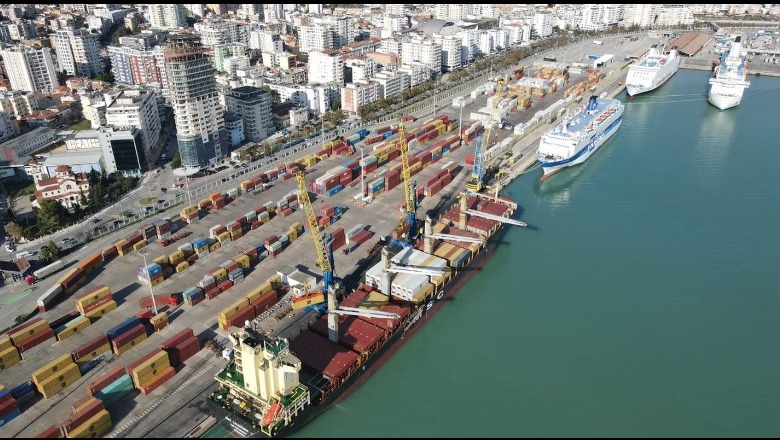 Porti i Durrësit\ Fluks udhëtarësh, rreth 5.5 mijë pasagjerë llogariten nga Bari! 28 sportele në funksion 