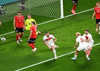 Turqia mposht 1-2 Austrinë dhe gjen Holandën në çerekfinale