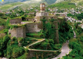 Kalaja e Gjirokastrës ndalesa e parë e çdo turisti, preferohet të vizitohet 365 ditë të vitit