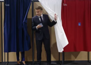 Mediat franceze: Humbje historike e partisë së Macron, pesë skenarët paszgjedhor
