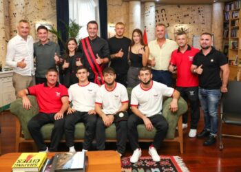 Veliaj pret skuadrën Olimpike të Tiranës: Investimet në sport po sjellin masivizim/ Luiza Gega: Bashkia e Tiranës, një derë e hapur për sportistët