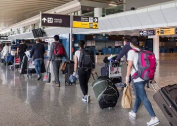 “Boomers” ishin më të lumturit/ Sondazhi: Një në tre italianë të gatshëm të emigrojnë për një punë më të mirë