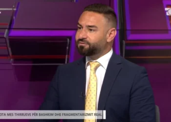 U largua nga grupi parlamentar i Partisë Demokratike, Agalliu: Një parti e udhëhequr nga non-grata nuk mund të jetë e ardhmja