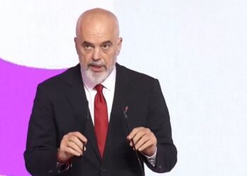 Rama u tregon derën “tradhtarëve”: Do habiteni, ç’më thonin në sy dhe çfarë bënin pas krahëve të mi