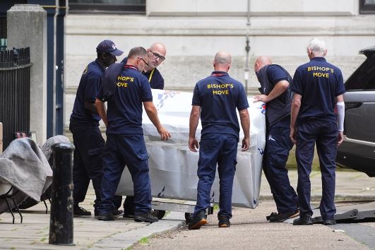 Sunak nuk lë asgjë në rezidencë, boshatis godinën për kryeministrin e ri të britanikëve (FOTO)