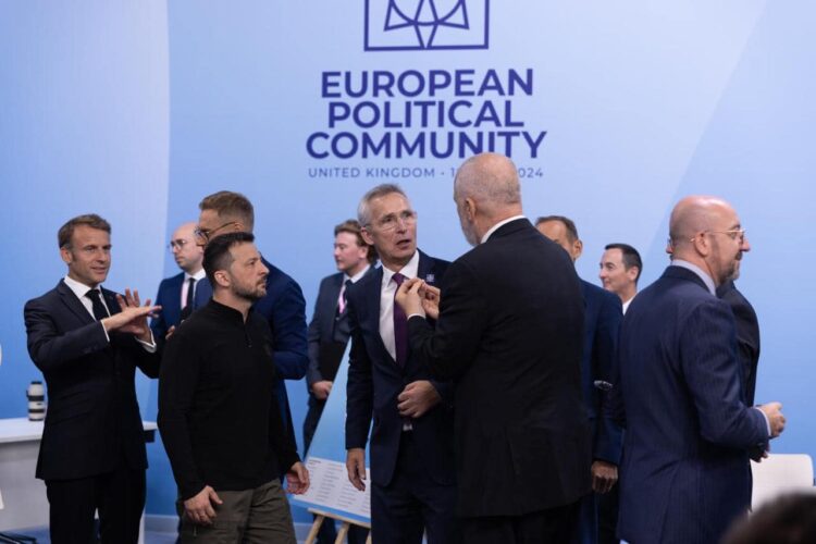 Shumë buzëqeshje! Samiti në Oksford përmes fotove