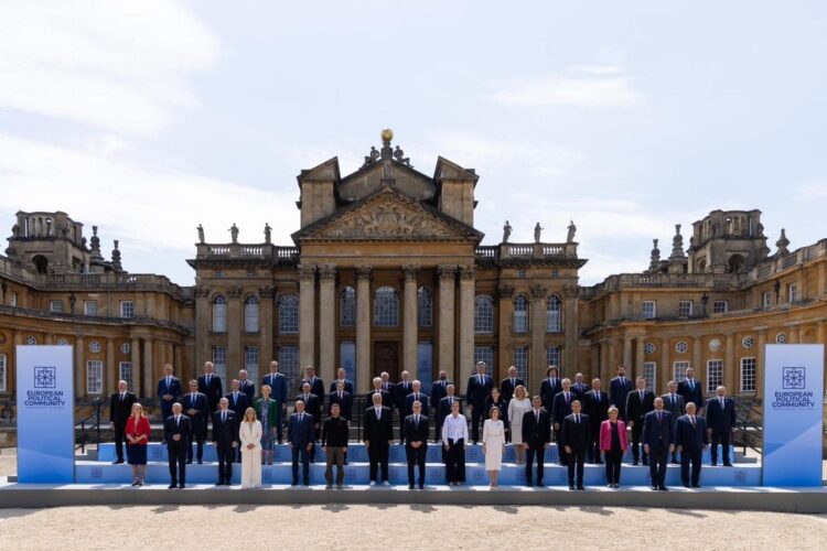 Shumë buzëqeshje! Samiti në Oksford përmes fotove
