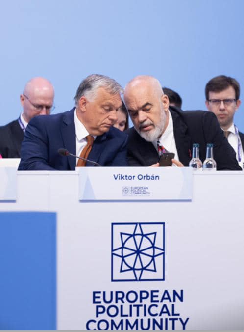 Shumë buzëqeshje! Samiti në Oksford përmes fotove