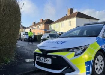 FOTO/ Kalonte njerëzit ilegalisht drejt Anglisë, dënohet me rreth 10 vjet burg i riu shqiptar