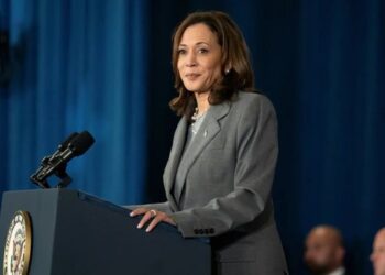 Do të zëvendësojë Bidenin? Sondazhet: Nëse presidenti tërhiqet nga gara, Kamala Harris më e dobishme për fushatën e demokratëve