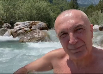 VIDEO/ Ilir Meta gjen ilaçin ndaj vapës: Ja paça borxh Bes Kallakut dhe Mond Haxhinastos