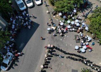 Në 38 gradë Celcius\ Opozita proteston sërish në qendër të Tiranës, por mblidhen fare pak njerëz