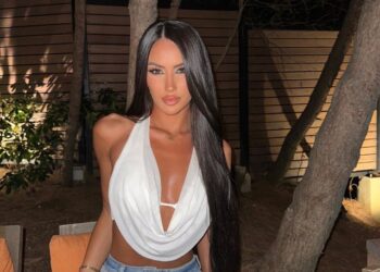 E dashura 23-vjeçare e Robert Berishës “ndez” rrjetin me linjat e saj trupore