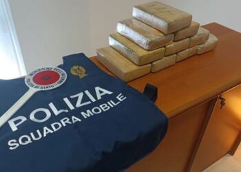 Dështon tentativa e shqiptarit për të shitur 10 kg kokainë, arrestohet në Bolonja