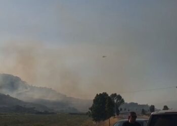 Banorët në panik pasi zjarri iu afrua banesave në Dropull: Do të digjeshim nëse nuk do ndërhynte helikopteri