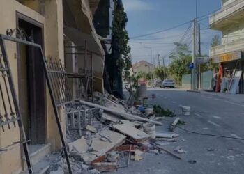 E rëndë/ Po kryente punime në banesë, 27-vjeçarit i bie muri mbi trup dhe plagoset, niset drejt Traumës