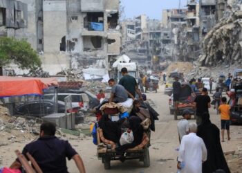 Vazhdojnë sulmet izraelite në qendër dhe jug të Gazës, mijëra urdhërohen të evakuohen