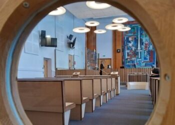 Dhunë, përdhunim dhe kërcënin për vrasje/ Abuzonte me të bijën, 20 vite burg për shqiptarin në Francë, gjithçka nisi kur ajo ishte vetëm 13 vjeç