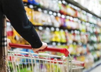 Frenohet rritja e çmimeve në Shqipëri, ekspertja analizon faktorët