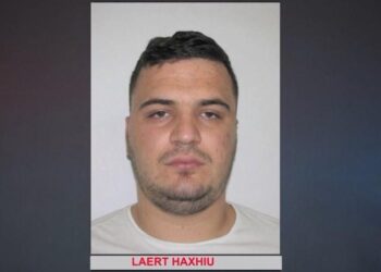 Situata u krijua nga gardianët, apo…/ Vrasja e Alfons Ndocit në burgun grek, kontrolle në qelinë ku mbahej Laert Haxhiu. Skenarët