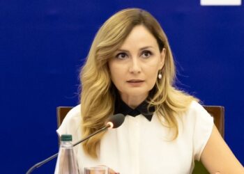 Tabaku e ashpër me Autoritetin e Konkurrencës: Shqiptarët paguajnë më shtrenjtë për produkte dhe shërbime të cilësisë së dobët