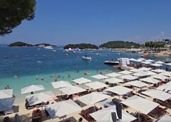 “Çmimet janë shumë të mira”/ Jehona në mediat prestigjioze ndërkombëtare për Ksamilin sjell turistë në Shqipëri: U ndikuam nga interneti për ta vizituar