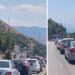 Radhë automjetesh e trafik i rënduar në aksin Dhërmi-Himarë, numër i lartë qytetarësh drejt bregdetit