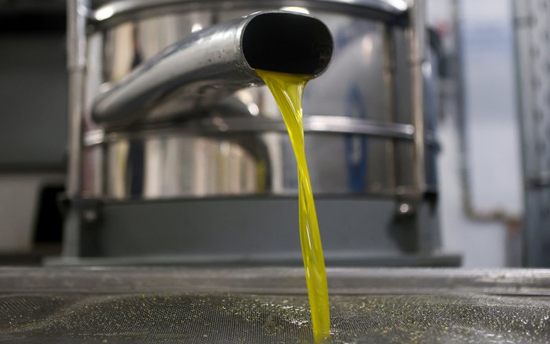 Gati rregullorja e re për vajin e ullirit, detyron prodhuesit të ndryshojnë metodën e prodhimit ose…