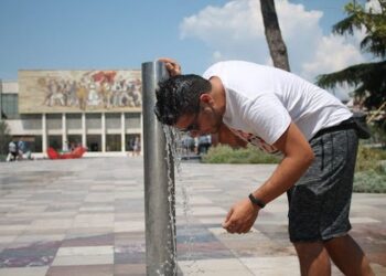 Temperaturat e larta, pasoja në shëndetin mendor, mjekët: Rritet agresiviteti dhe sjelljet vetëvrasëse