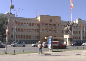 VOA: Kërcënohen me mesazhe anonime deputetët e partisë shqiptare në Maqedoninë e Veriut