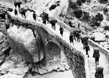 Historiani “çmonton” Ligjin grek të Luftës: Në letrën për Hitlerin, Musolini i shante shqiptarët pse s’e ndihmuan