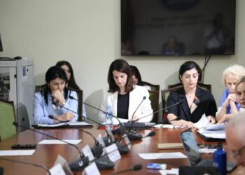 Drejtoresha e Farmacisë së QSUT kundër Vokshit: E pavërtetë! Terapia e kimios i dorëzohet Kryeinfermieres