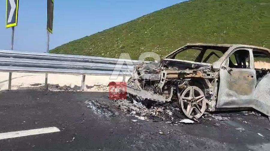 FOTOLAJM / Shkrumbohet nga flakët makina në dalje të tunelit të Llogarasë