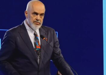 Rama feston 60-vjetorin e lindjes, ministrat dhe deputetë e PS surprizojnë kryeministrin