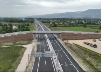 VIDEO / “Si në Europë, na ka shpëtuar!” Rama ndan mendimet e qytetarëve për Thumanë-Kashar