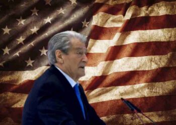 Dita e Pavarësisë/ SHBA e ka shpallur “non grata”, Berisha nis “flirtet”: Një urim të përzemërt për Kombin e madh Amerikan