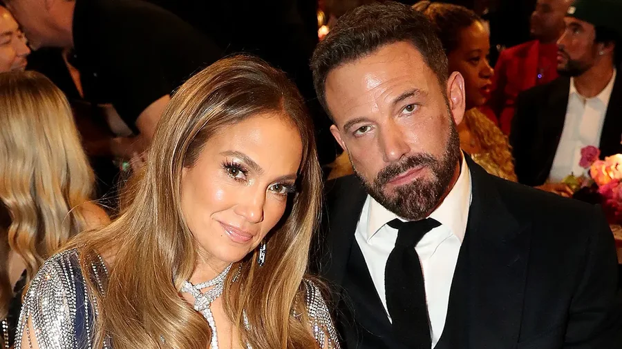 Përflitet për divorc me Ben Affleck, JLo rivendos unazën e martesës