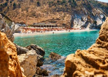 I nxehti afrikan drejt largimit, ja kur pritet zbritja e temperaturave