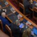 Si e “drodhën” deputetët demokratë: Në fillim u rrudh grupi i Berishës, tani ai i Bashës…