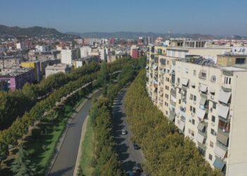 Tjetër tatim për shtëpitë e dyta? Si do ndikonte tek shtresa e mesme dhe bizneset