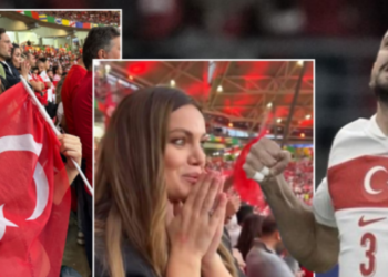 Demiral “hero” i Turqisë mbrëmjen e djeshme, modelja shqiptare nuk mban emocionet në tribunë