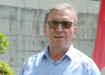 “Ambulancës i mungonte impianti”, Kreu i Urgjencës Kombëtare hedh poshtë pretendimet e botuesit të Kadaresë: U ndoq çdo protokoll