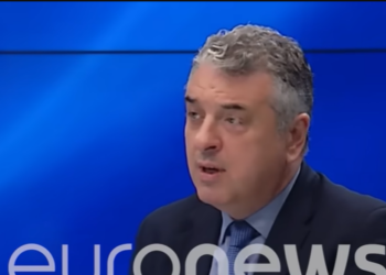 “Studentët shqiptarë i kam miq”, profesori grek: Serbia dhe Greqia janë aleatë jo për shkak të fesë, por…