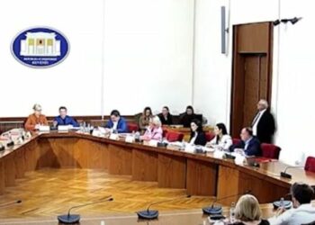 Opozita bojkoton sërish mbledhjen e Komisionit të Dezinformimit