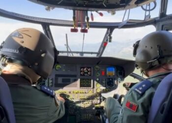 Vijon aktive vatra e zjarrit në Klos, tashmë ndihmë edhe nga ajri, “mobilizohet” helikopteri Cougar