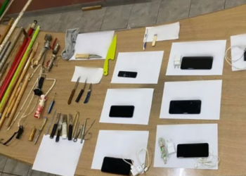 Celularë, shufra hekuri dhe…/ Kontrolle në burgun e Koridhalos, kush janë të burgosurit shqiptarë që iu gjetën sende të paligjshme (EMRAT)