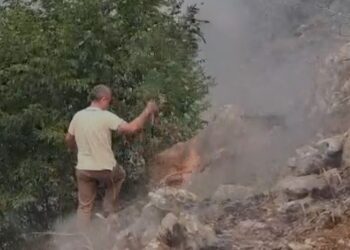 Ende vatra zjarri aktive në Lurë, flakët marrin përmasa të mëdha, pritet ndërhyrja e ushtrisë