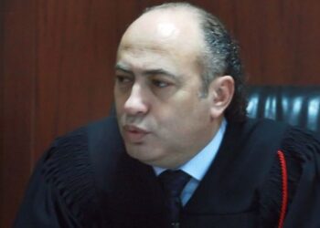 Shpalli të pafajshëm Ndrea Prendin dhe gardistin Agim Llupo, Vettingu nxjerr jashtë drejtësisë gjyqtarin e “21 Janarit”, Besnik Hoxha